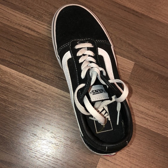 Vans - Picture 3 of 4